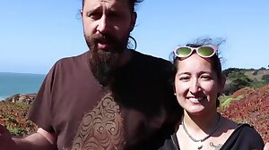 Homemade Amateur Couple Fucking on the Beach