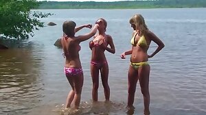 Student sex friends on a picnic