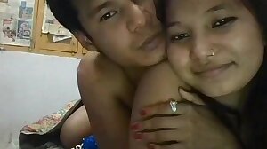 Fucking at frnd room(my first sex vedio)-Indian