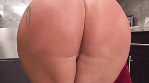 Monica Santhiago shows off her wonderful big ass in the kitchen - Monica Santhiago