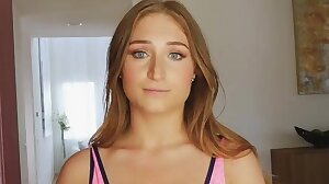 Curvy gf cheats while stretching